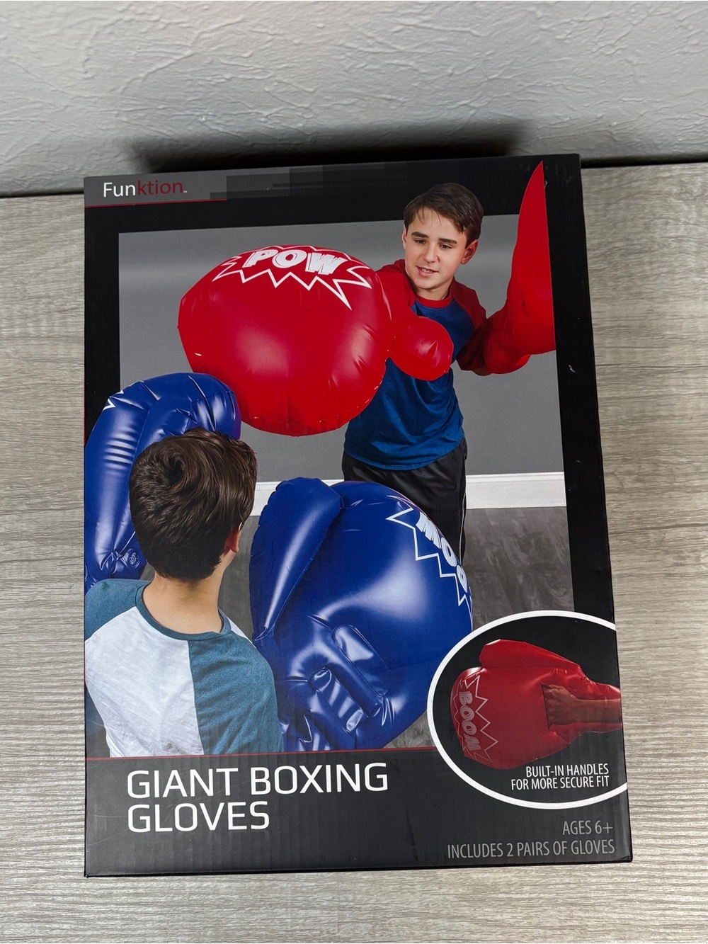 NIB Eastpoint Funktion Giant Inflatable Boxing Gloves 2 Pairs of Gloves Red Blue